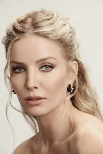 Annabelle Wallis