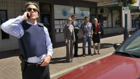Gus entra en un banco